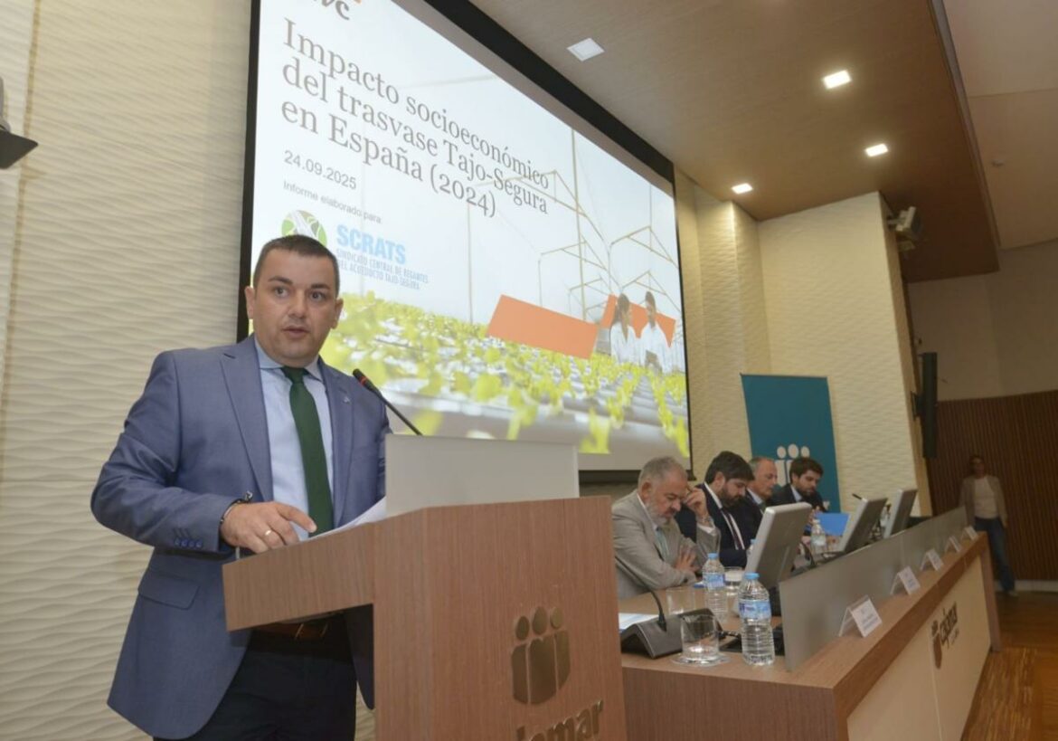 Los regantes acusan al Ministerio de recortar el Trasvase a cambio de «promesas incumplidas»