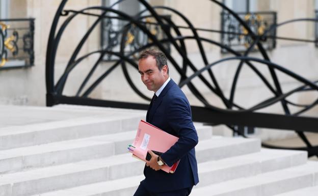Macron elige a Sébastien Lecornu como primer ministro tras la salida de Bayrou