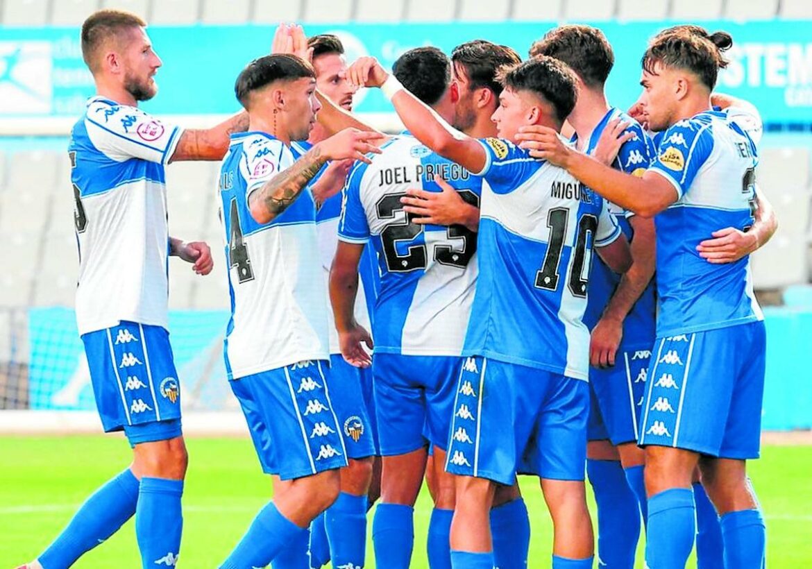 El Sabadell, un equipo centenario recién ascendido que busca su primera alegría frente al Efesé