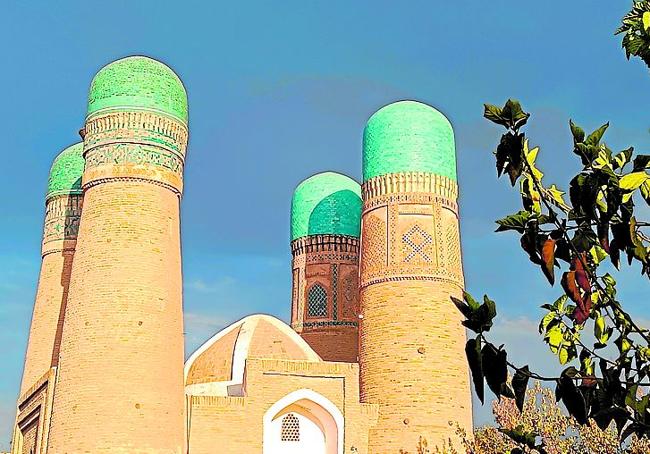 Madrasa Chor-Minor en Bujara.