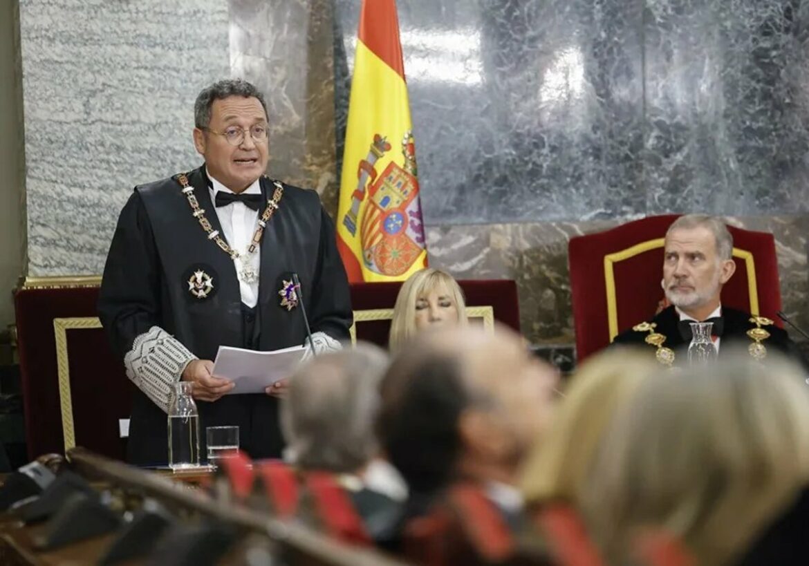 El Supremo sienta en el banquillo al fiscal general y le impone 150.000 euros de fianza