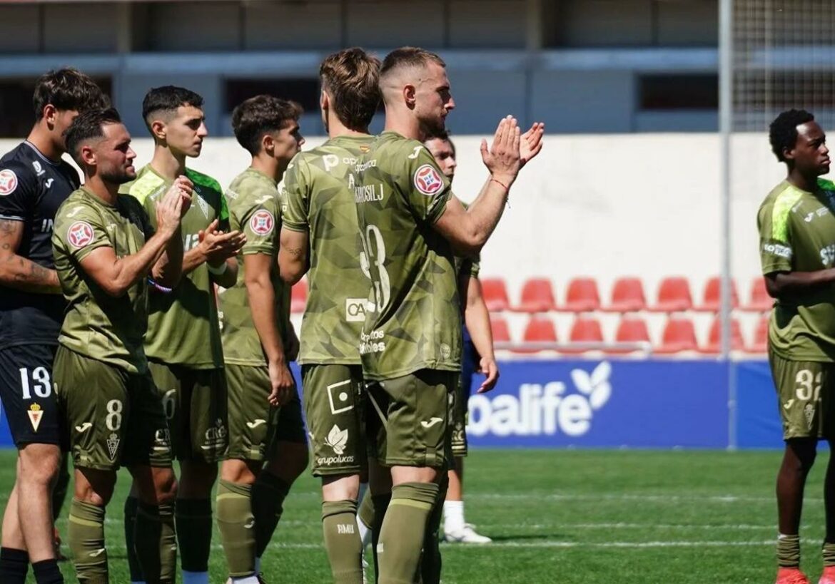 El Real Murcia busca la remontada tras empezar perdiendo en el minuto 1