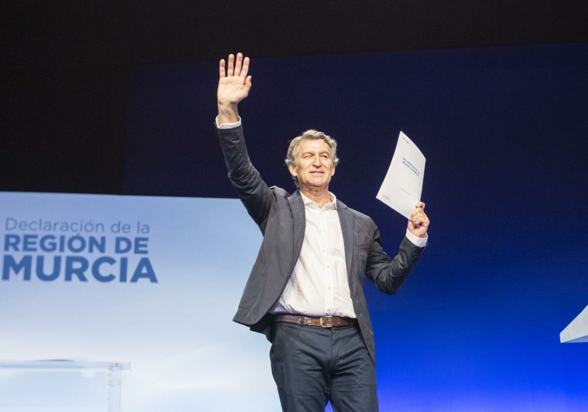 Las claves del visado por puntos para inmigrantes que propone Feijóo