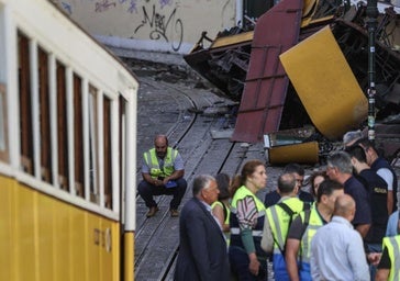 Milagro en Lisboa: el padre del niño alemán del funicular al que dieron por muerto está hospitalizado