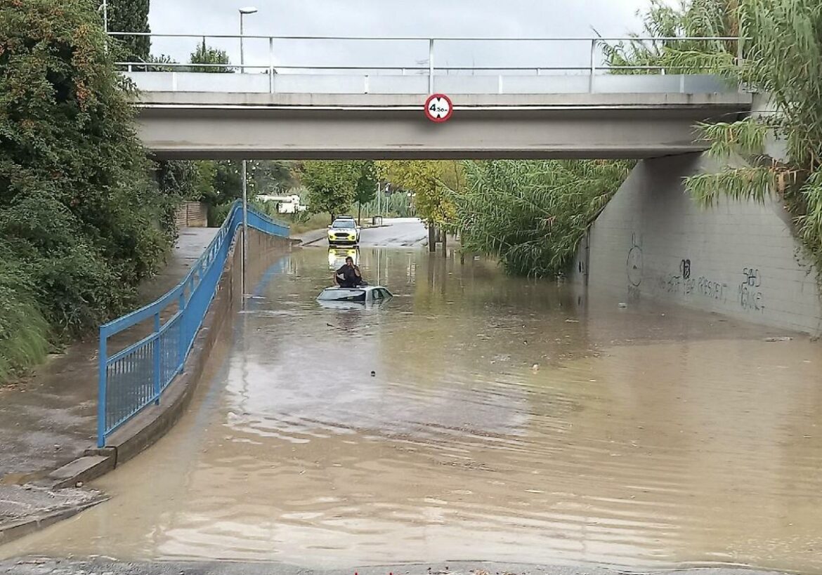 Muere un menor de 11 años y el padre continúa desaparecido tras las fuertes lluvias en Cataluña