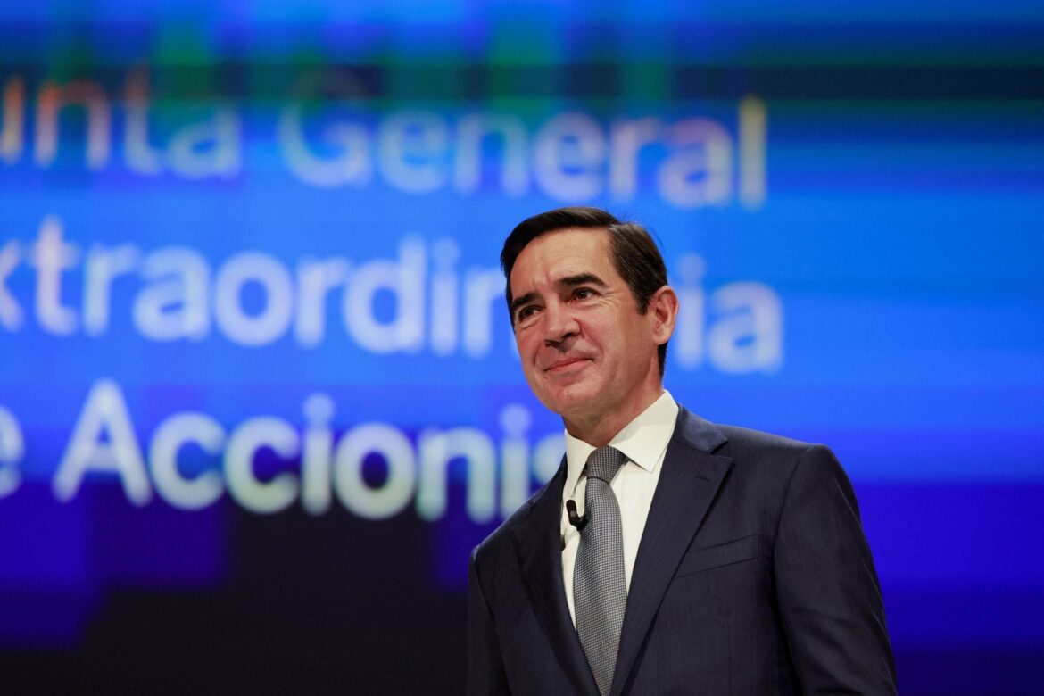 El BBVA se abre a ejecutar la opa al Sabadell si logra el ‘sí’ del 30% de sus accionistas