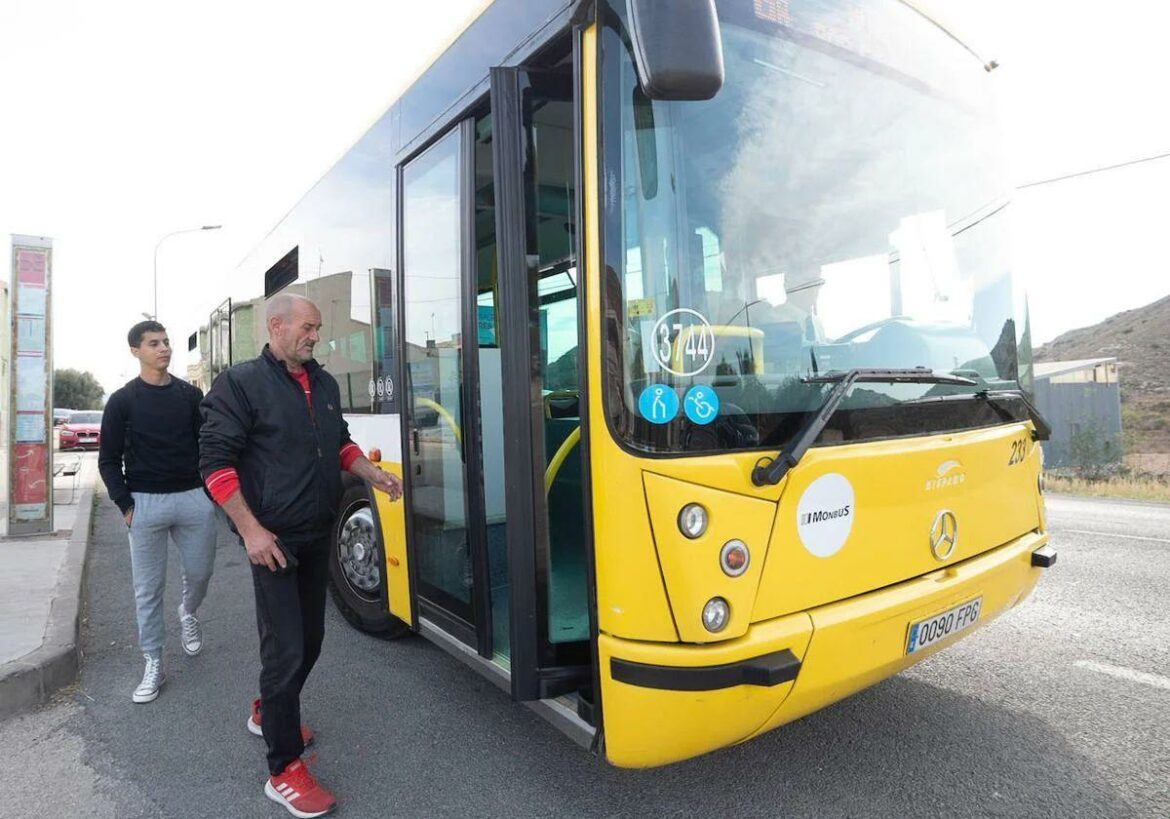 Grupo Ruiz y Monbus seguirán prestando el servicio de buses de Murcia hasta un máximo de 9 meses tras la adjudicación de la nueva concesión