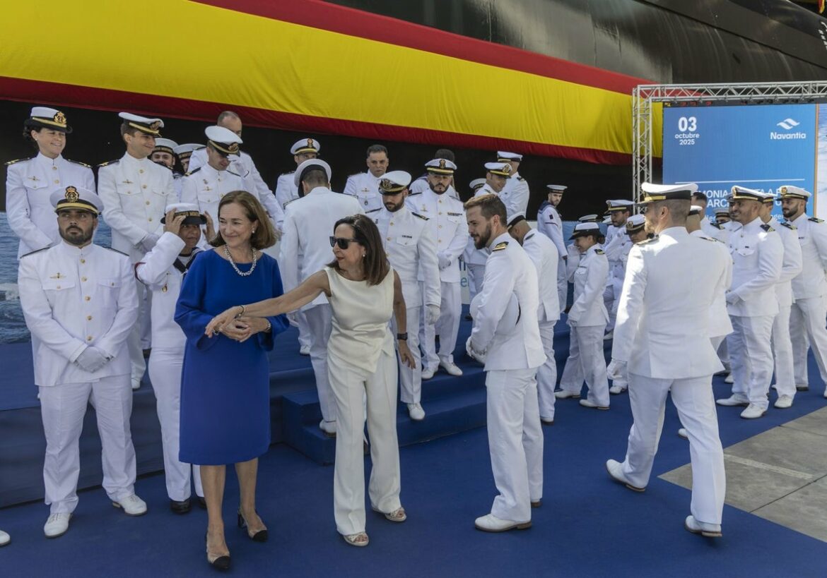 Navantia bota en Cartagena el submarino S-82 con el objetivo de entregarlo a la Armada en un año