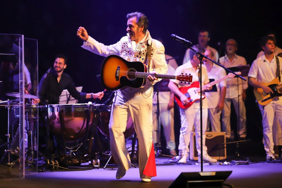 Tributo murciano a Elvis, el rey del rock, en imágenes