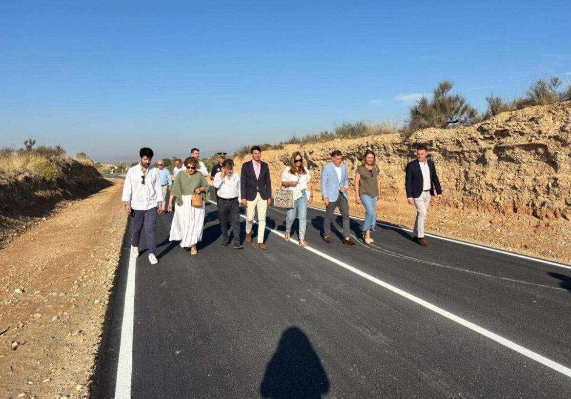 El camino de los Castaños de Molina estrena señalización y pavimento
