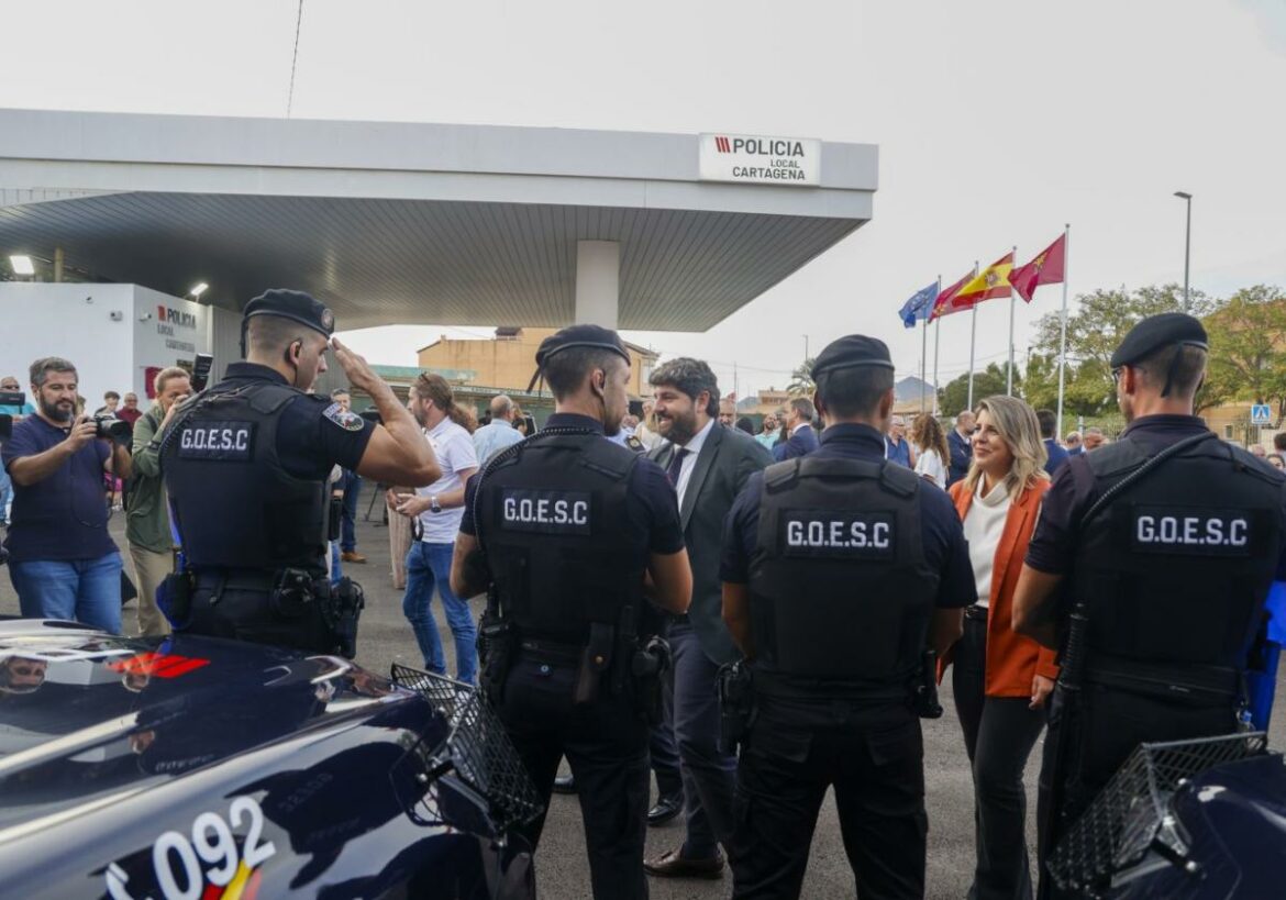La población de Cuesta Blanca, en Cartagena, estrena su nuevo cuartel de la Policía Local