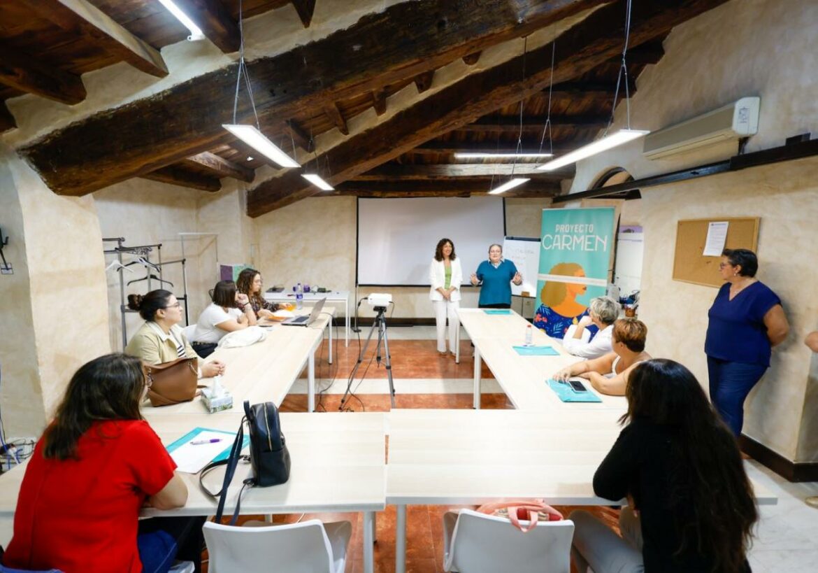 El Proyecto Carmen inicia su sexta edición en Lorca para ayudar a mujeres a conseguir empleo