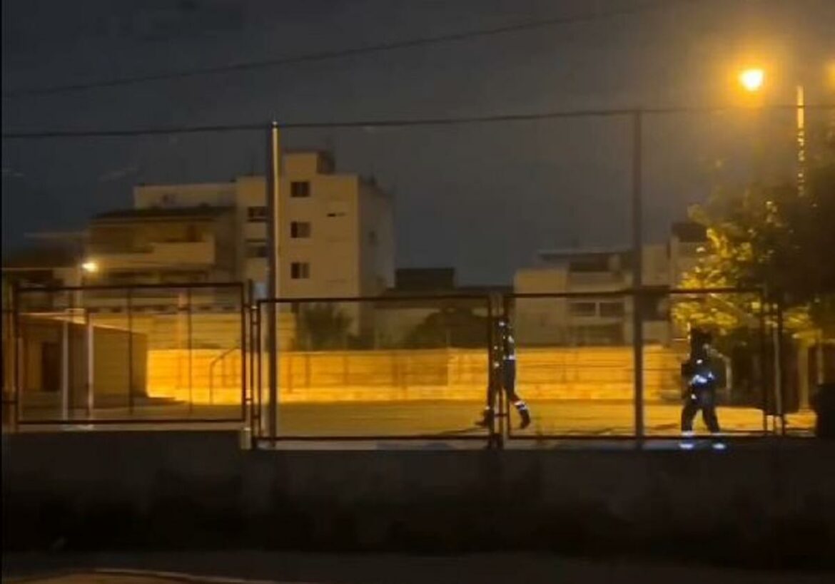 Cinco horas sonando el cumpleaños feliz en un colegio de Murcia de madrugada: así fue la actuación de los bomberos