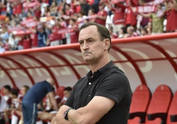 Bronca total en el Enrique Roca tras otra derrota del Real Murcia