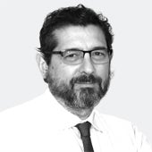 Moreno sacrifica a su consejera de Salud para intentar atajar la crisis de las mamografías