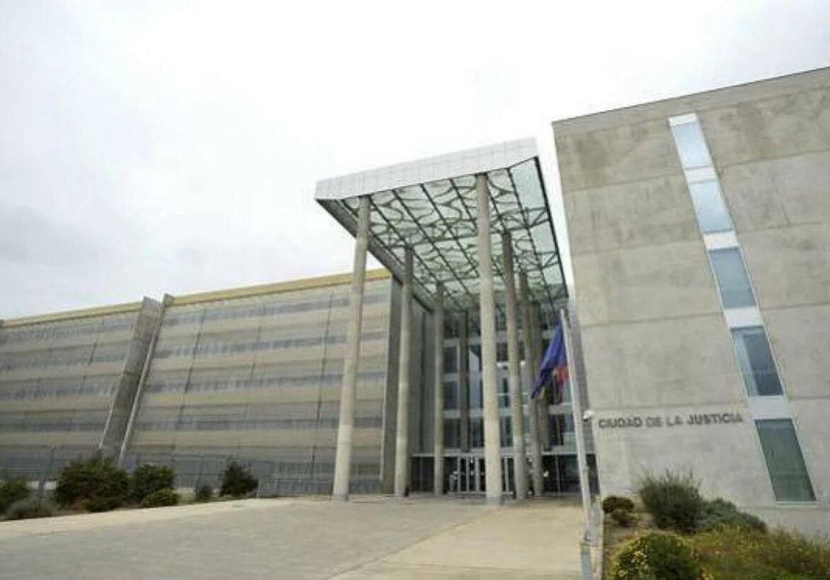 Indemnización de casi 9.000 euros después de que un empesario le diera a un familiar un puesto que ya tenía apalabrado