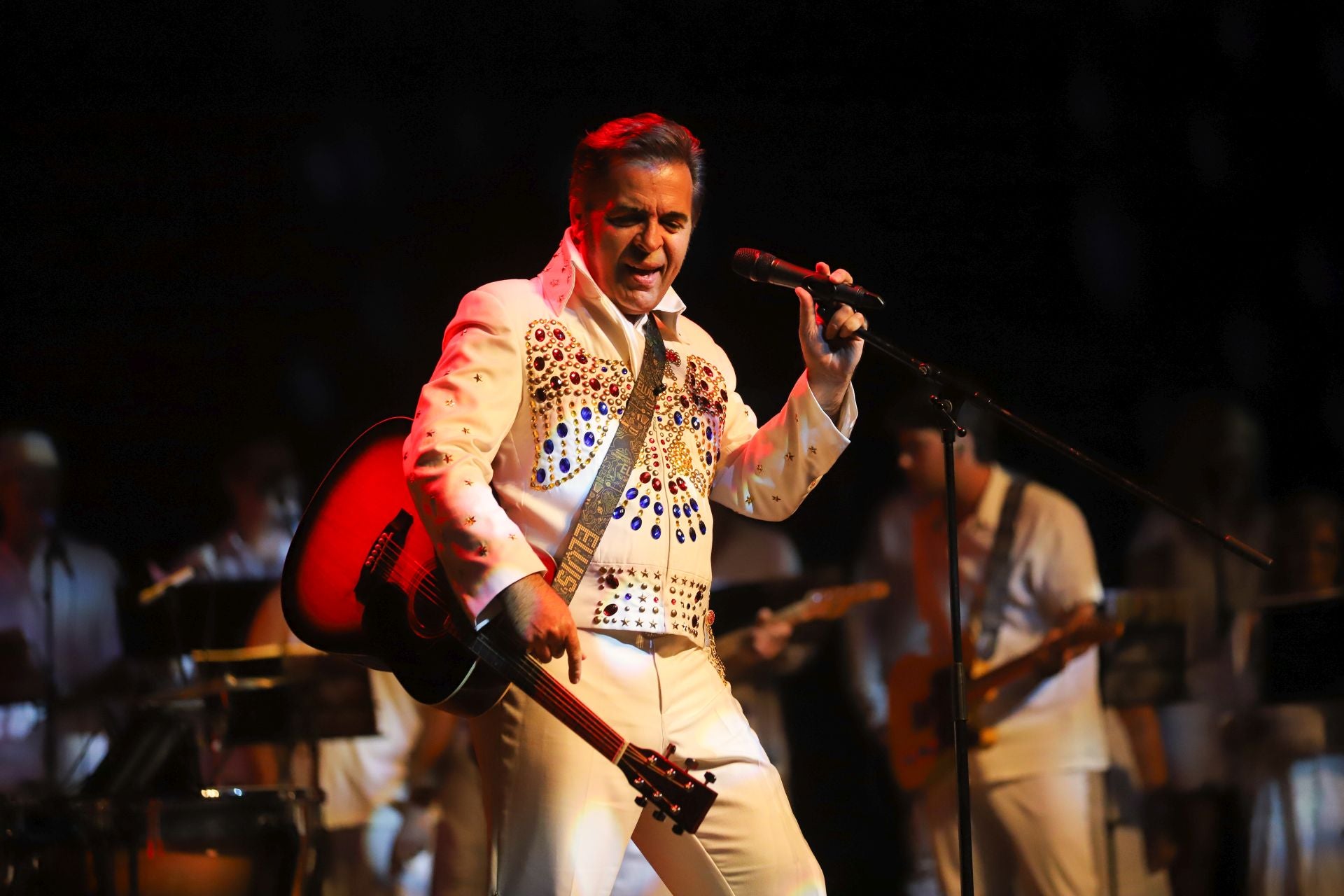 Tributo murciano a Elvis, el rey del rock, en imágenes