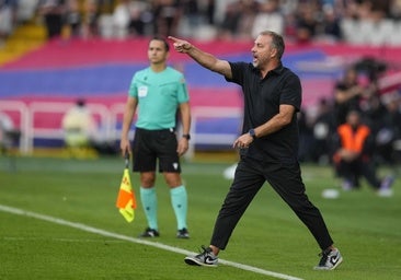 Araujo rescata al Barça sobre la bocina