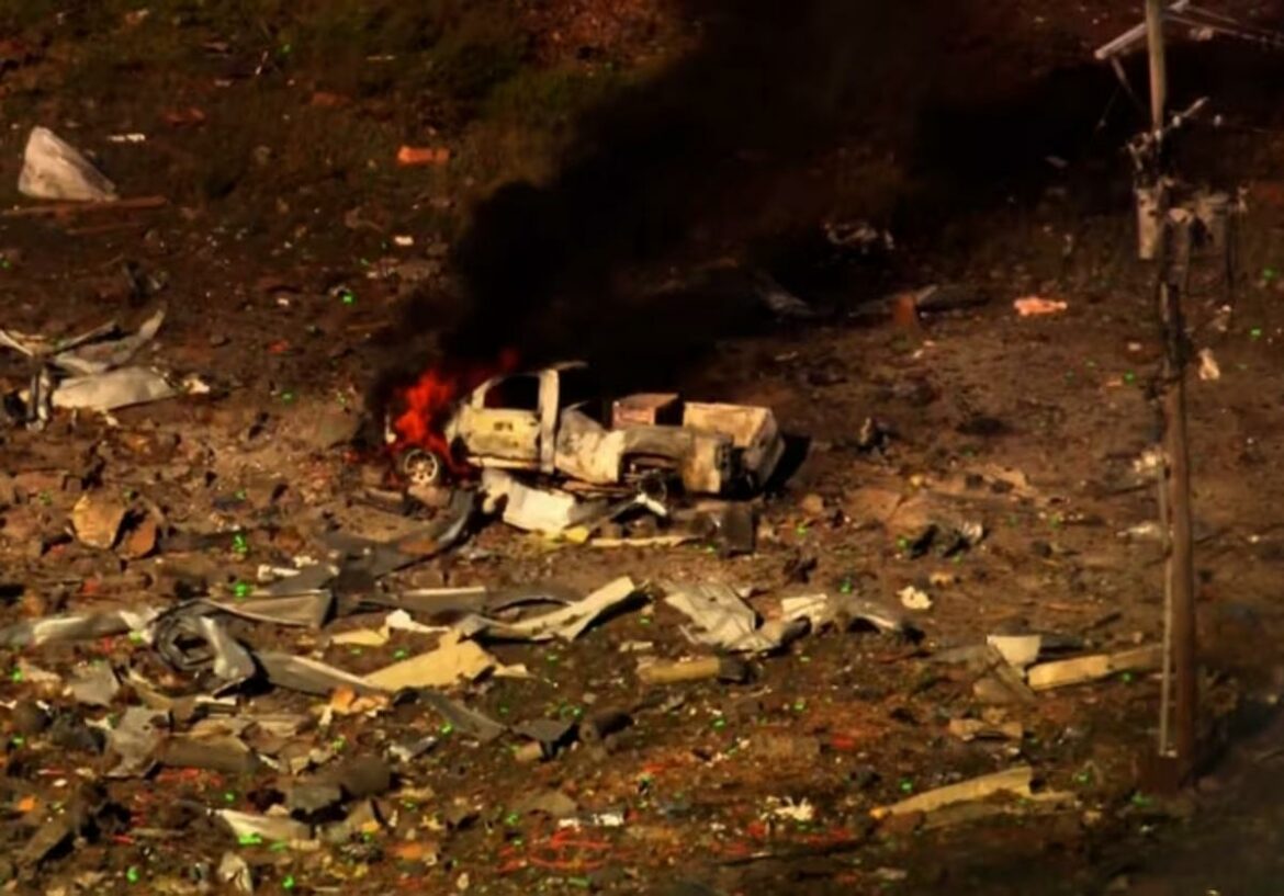 Una gigantesca explosión en una fábrica de armamento deja varios muertos en Tennessee