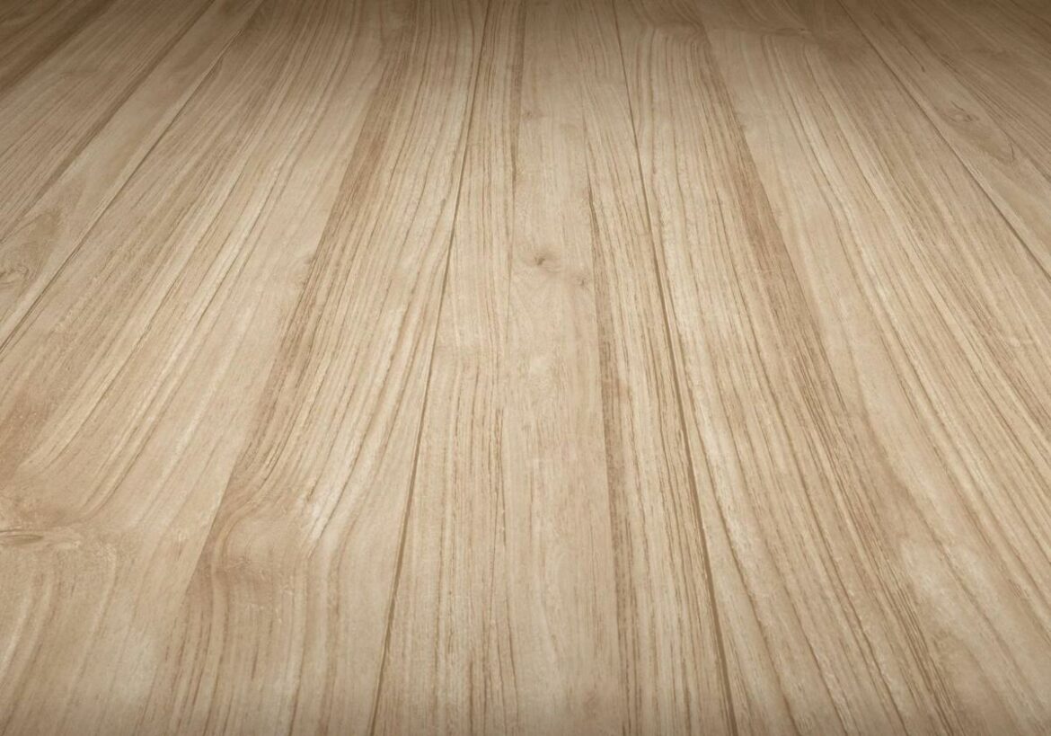 El truco casero para recuperar los suelos de parquet: «Actúa como los aceites naturales de la madera»