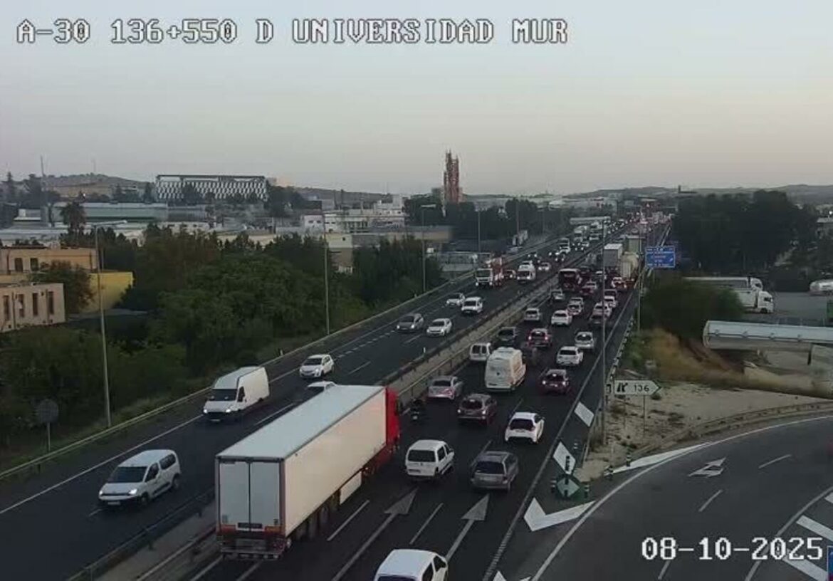 Retenciones kilométricas en la autovía A-30 a la altura de Murcia