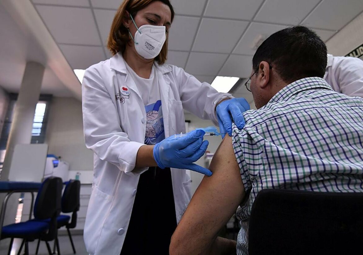 Salud abre la vacunación de la gripe a la población general a partir de este lunes en la Región