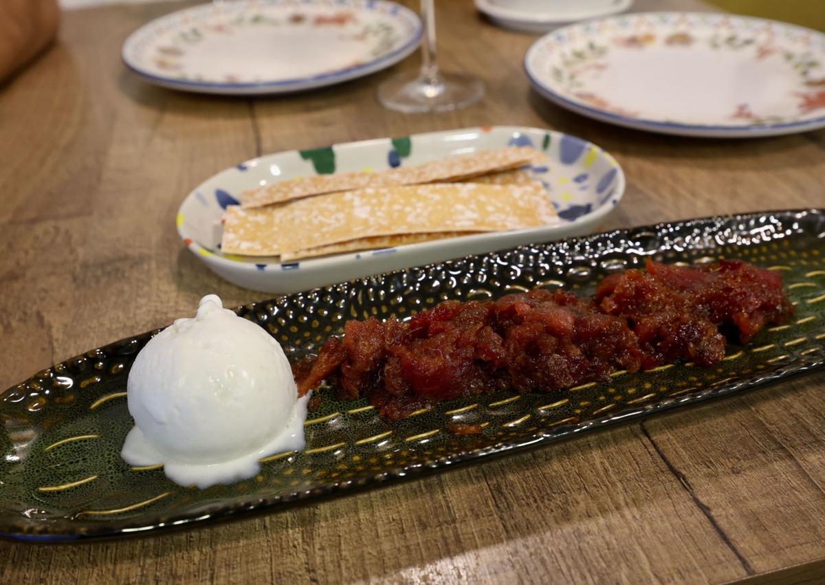 Imagen secundaria 1 - Interior del local y detalle de un plato. 