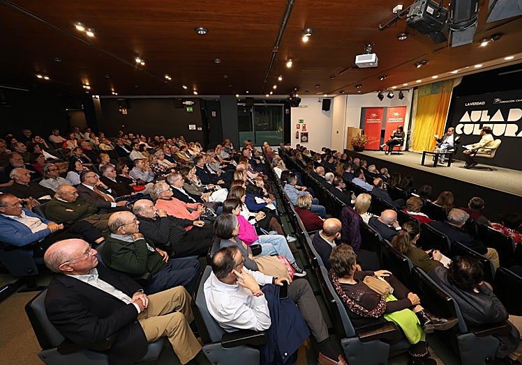 Auditorio de la Fundación Cajamurcia lleno en esta sesión de Pablo Ramírez.