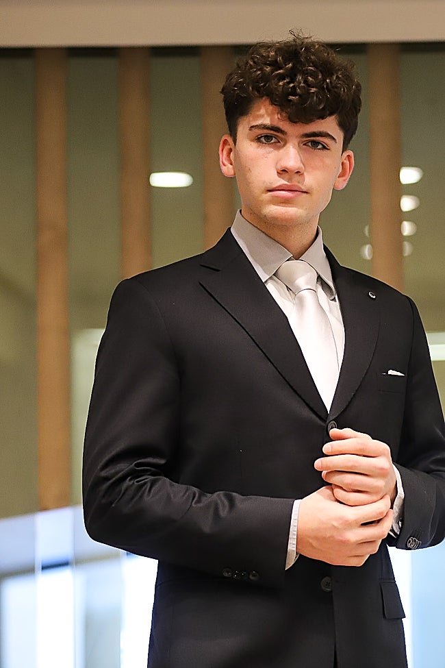 Martín Savi, el tenor argentino que puede cantar en ocho idiomas: «Esto para mí no es un trabajo, es un sueño»