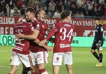 El Real Murcia, al derbi con la flecha para arriba