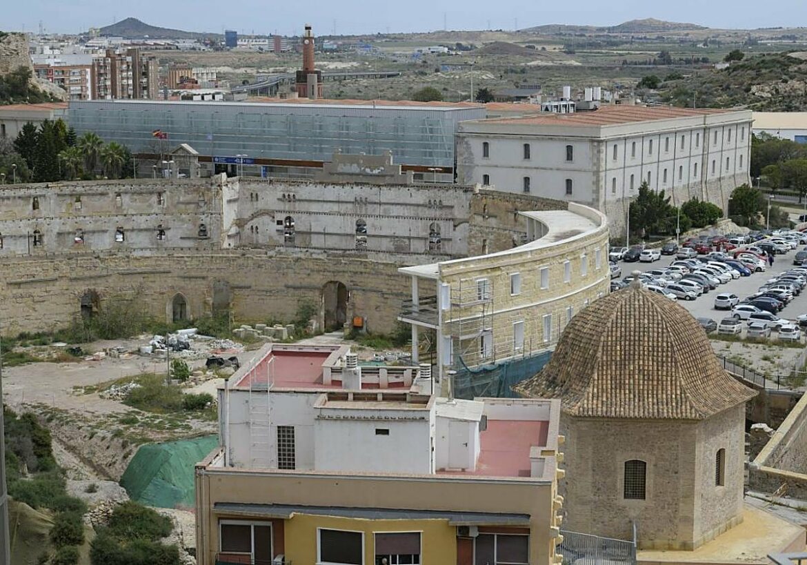 El informe técnico retrasa la adjudicación del pabellón de visitantes del Anfiteatro de Cartagena