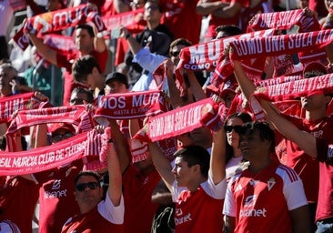 Más méritos que dudas en la carrera de Colunga en el Real Murcia para dejar la interinidad