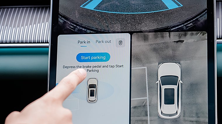 El coche del futuro ya está aquí: LEPAS L8 se aparca por ti