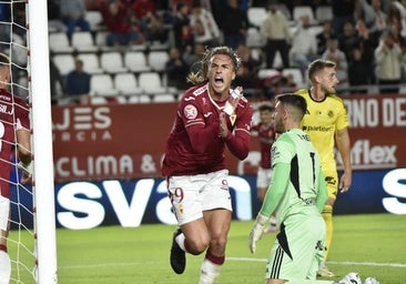 El Real Murcia se envalentona con Colunga