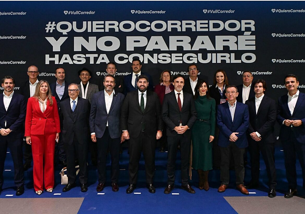 El ministro recalca que el AVE Murcia-Almería estará listo en 2027