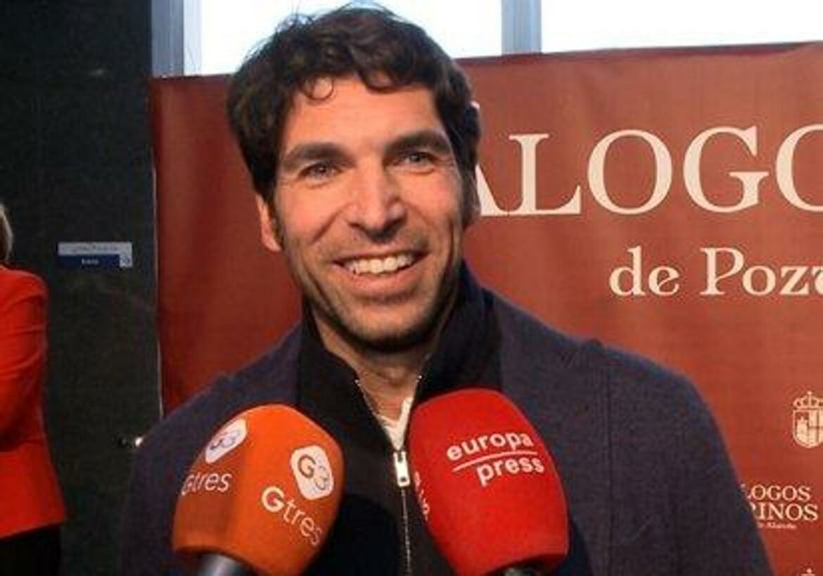 Cayetano Rivera Ordoñez estrella su furgoneta contra una palmera