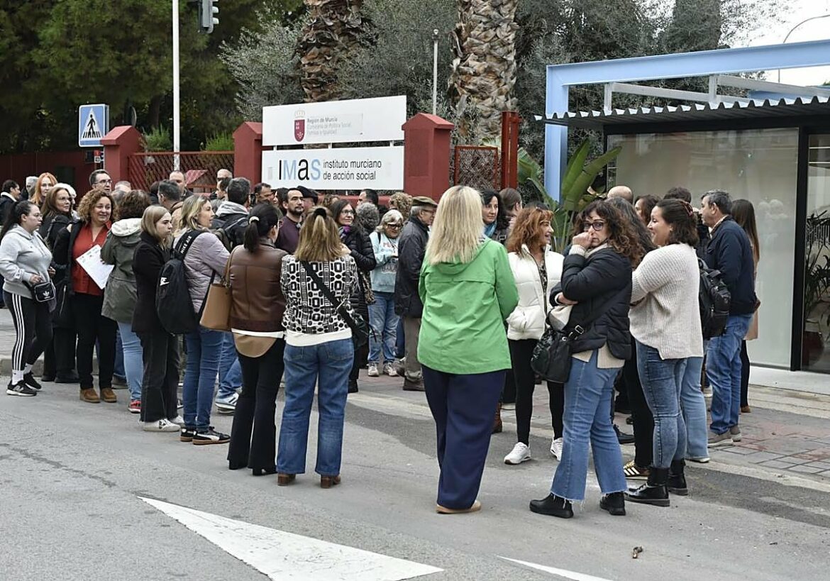 Los sindicatos salen en defensa de los trabajadores del centro de dispacidad de Churra investigados por presunto acoso al director
