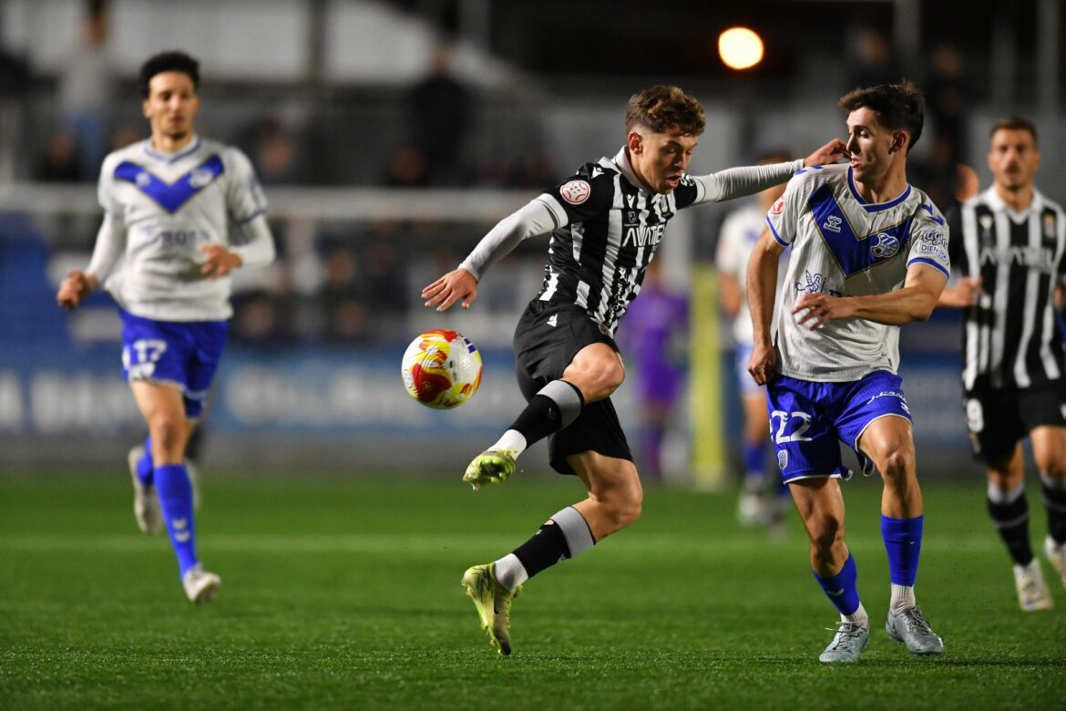 Gol anulado al Europa por mano del atacante