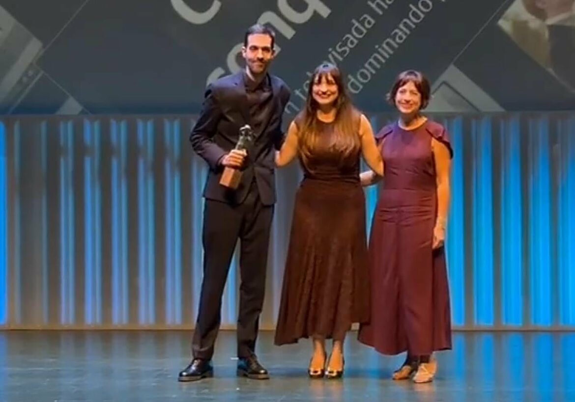 Elena Irureta, la Escuela de Arte Dramático y Vocento reciben el reconocimiento del FICC