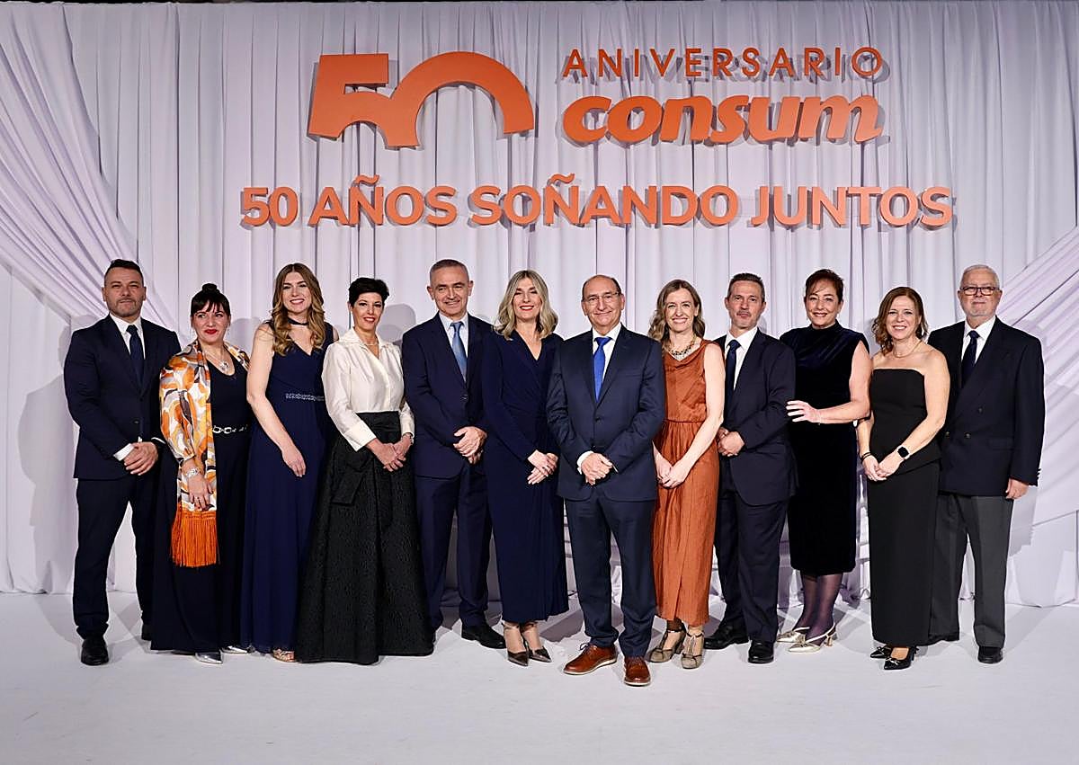 Imagen secundaria 1 - Dirección, Consejo Rector y Antonio Rodríguez.