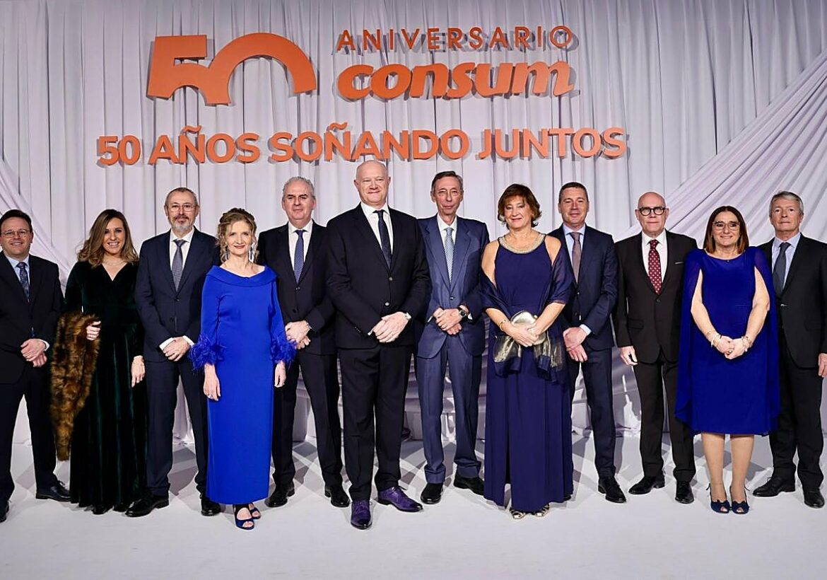 Consum celebra su 50 aniversario con una gala en el Museu de les Ciències de Valencia