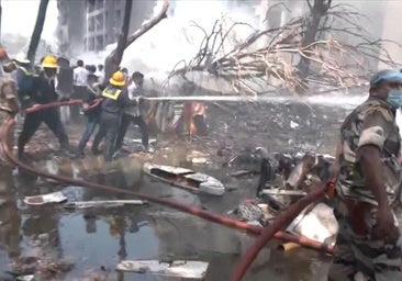 La peor tragedia aérea en una década causa al menos 260 muertos en India