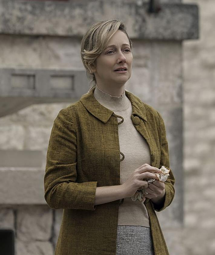 Imagen secundaria 2 - Arriba, Mark Hamill como El Comandante, debajo, Cooper Hoffman y David Jonsson, como Ray y Peter, y Judy Greer como Ginni Garraty, la madre de Ray.