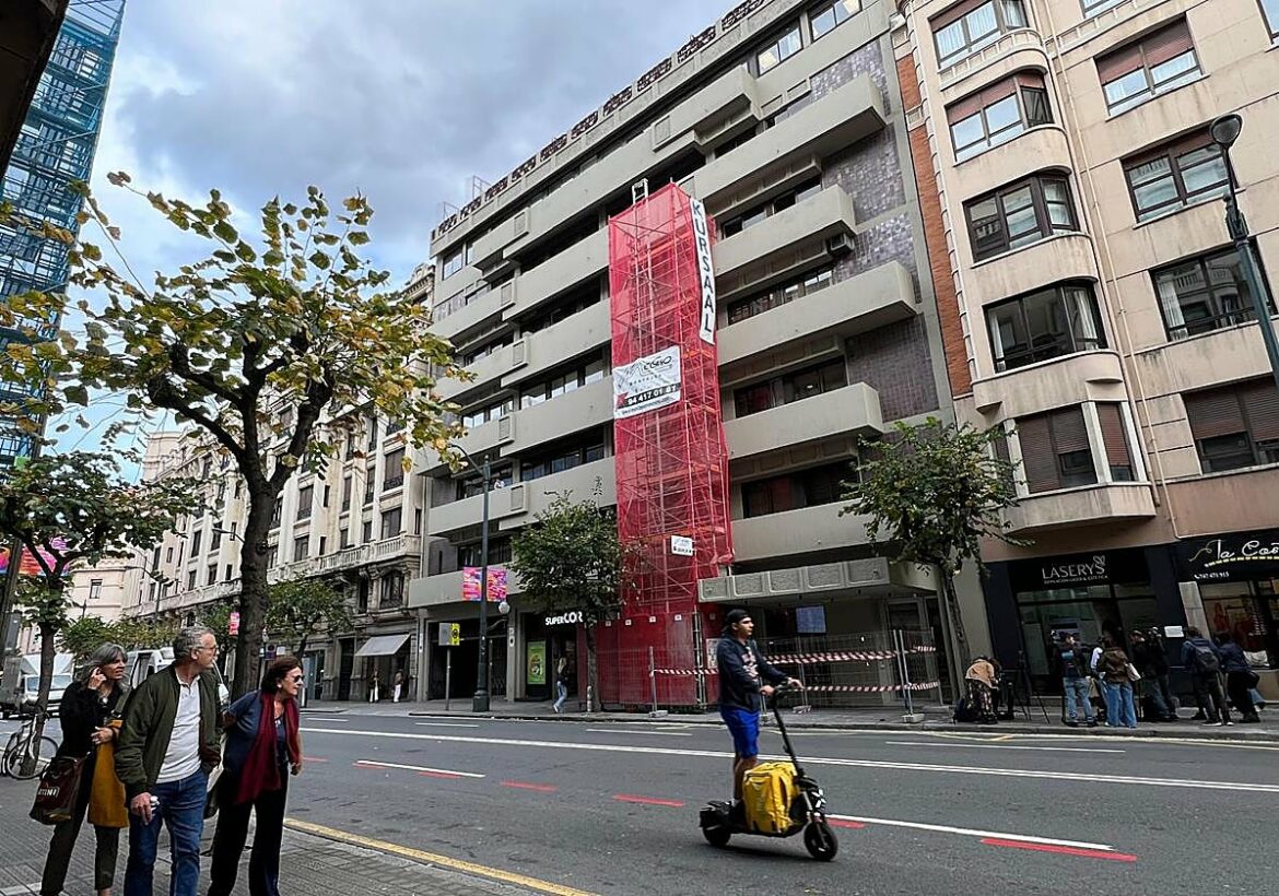 El informe secreto sobre el patrimonio de Cerdán desata registros de la UCO en las sedes de Acciona de Madrid y Bilbao