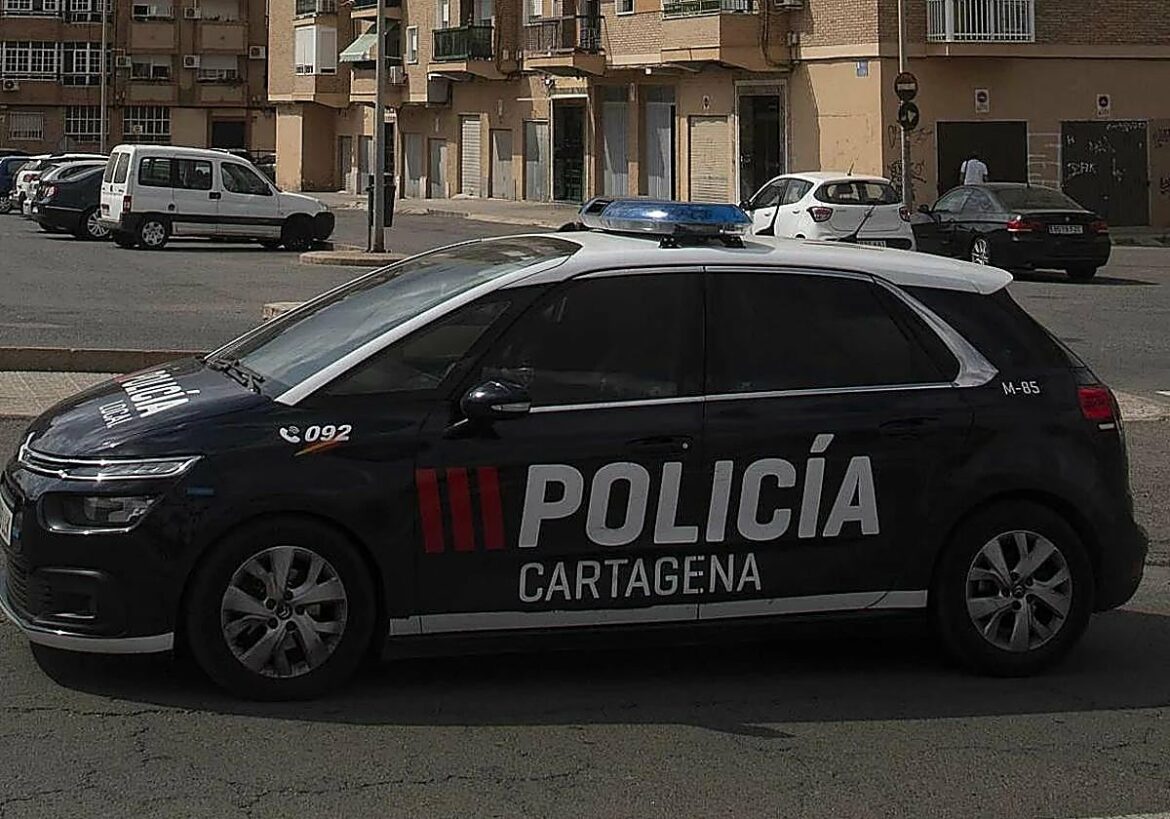 Quejas por el corte de tráfico en la conexión entre plaza de España y la calle Real de Cartagena