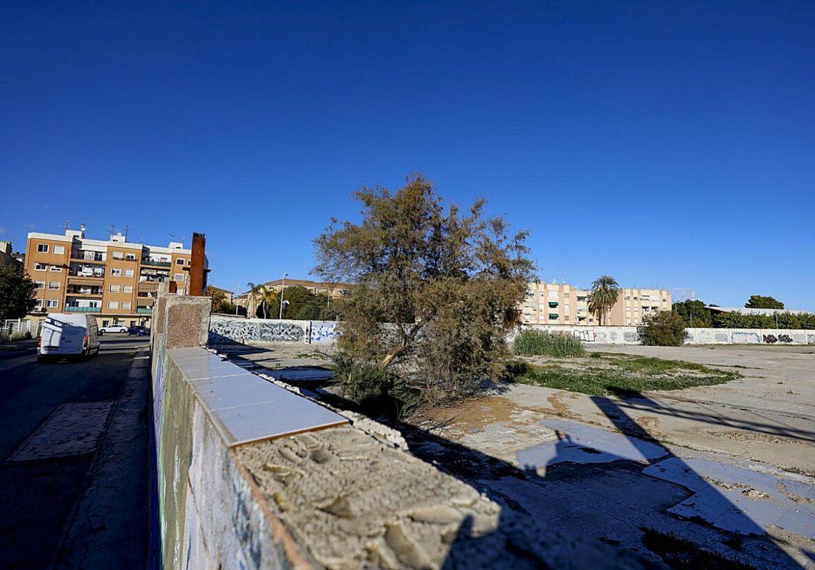 La subasta por la parcela de las antiguas cocheras de Latbus en Murcia acaba sin presentarse ofertas