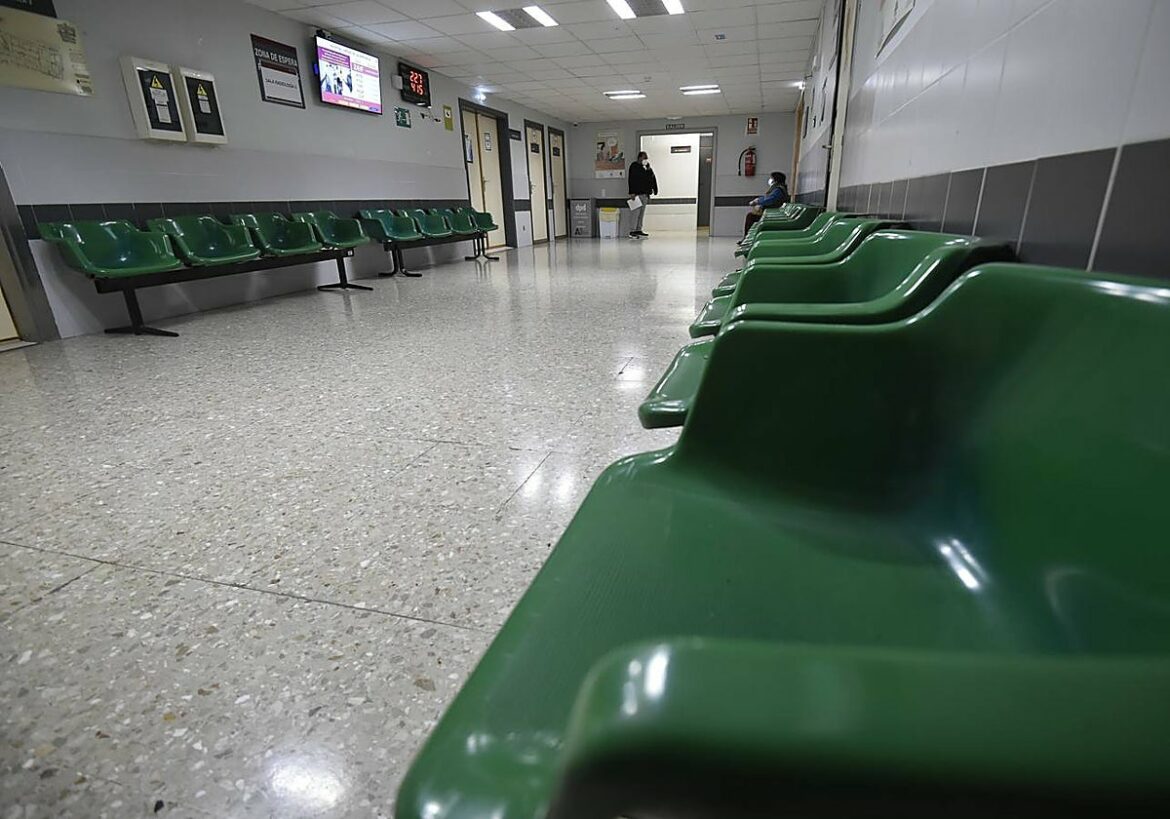 La cancelación de casi 11.000 consultas en tres días de huelga médica agravará el atasco de las listas de espera en la Región