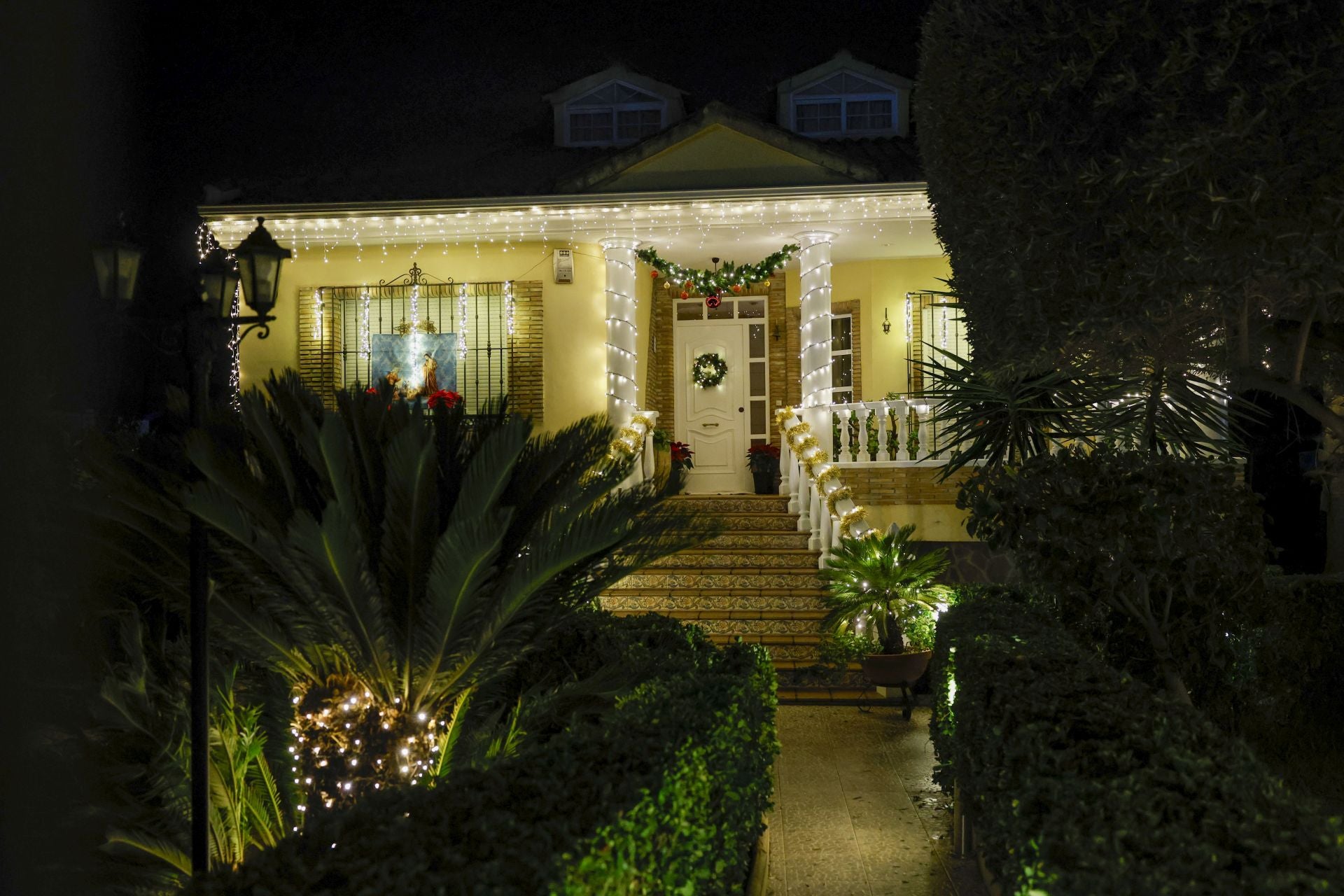 Derroche de luz navideña en pedanías de Murcia