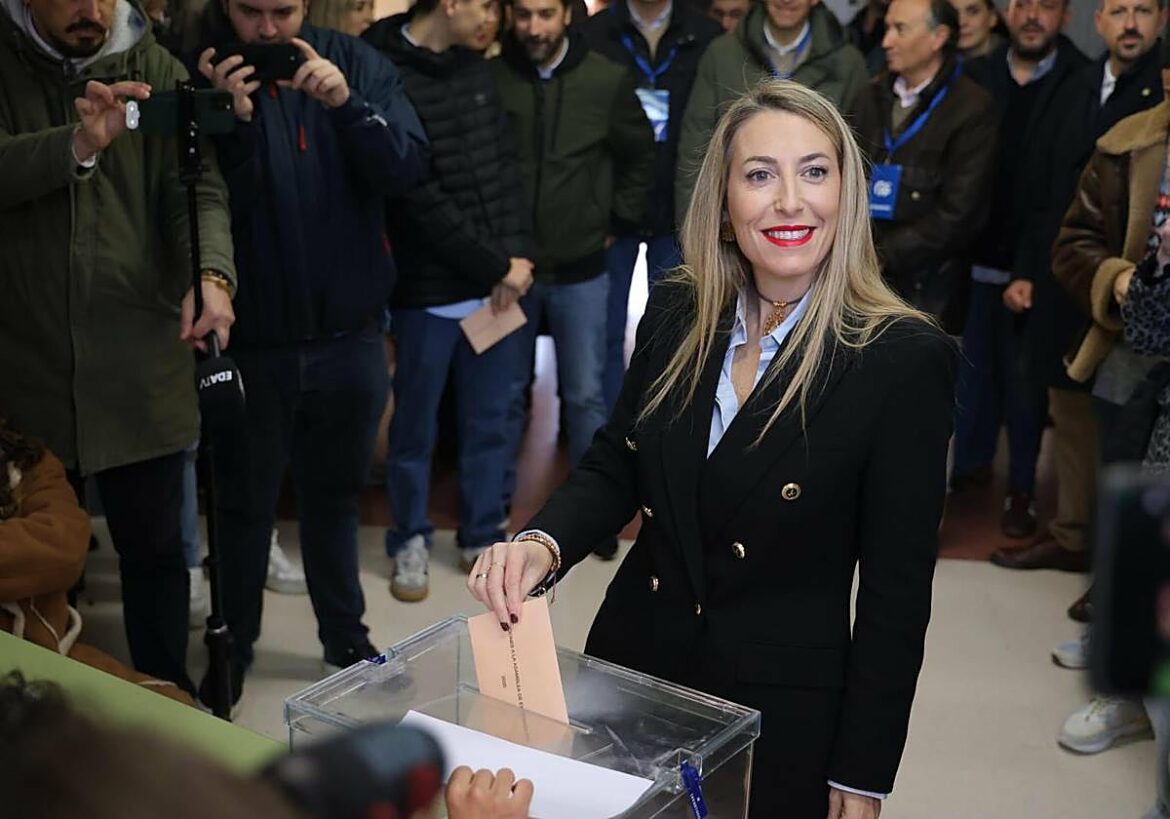 Guardiola barre al PSOE pero no logra que Feijóo se deshaga de un Vox disparado