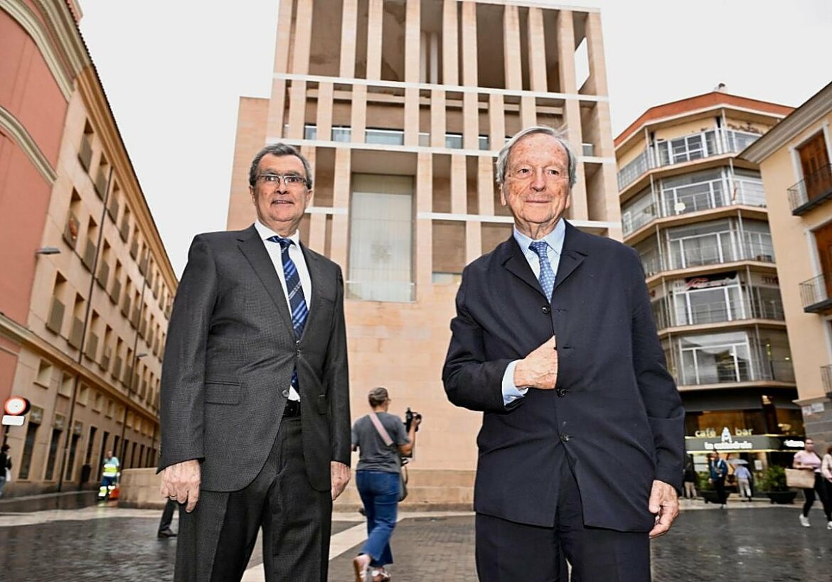 Estrenan hoy el documental inédito sobre la obra de Moneo en Murcia